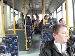 Секс в маршрутном автобусе на глазах у людей в Питере