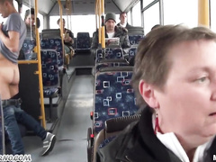 Секс в маршрутном автобусе на глазах у людей в Питере