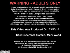 Красотка с силиконовыми сиськами трахается с накачанным мужиком