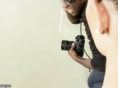 Парочка снимает анальное видео для журнала для взрослых