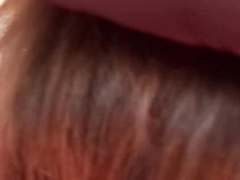 Девушка пишет на видео свои сексуальные эксперименты