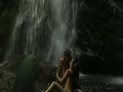 Ебля на фоне девственной природы