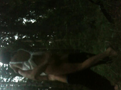 Русская парочка вместо малины дрючится раком в ближайших кустах