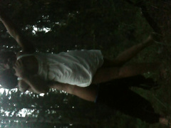 Русская парочка вместо малины дрючится раком в ближайших кустах