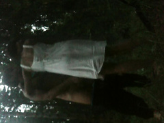 Русская парочка вместо малины дрючится раком в ближайших кустах