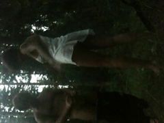 Русская парочка вместо малины дрючится раком в ближайших кустах