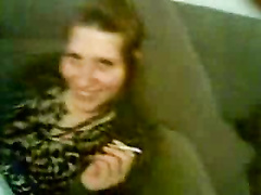 Русская подружка в зеленом прикиде сосет член в надежде на секс во все дырки