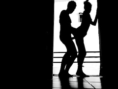 Интересное домашнее видео молодой парочки занимающейся сексом