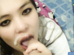 Красивая подруга сосет у питерского студента с камшотом