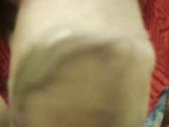 Симпатичная девчонка сосет хер нового друга с камшотом