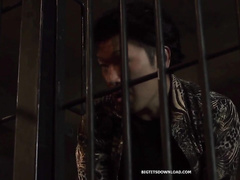 Лижет манду связанной азиатке с большими грудями и заставляет сделать минет