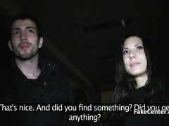 Пикапер подснял гуляющую телку и отымел ее почти во все отверстия