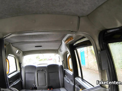 Горячий любовник ублажает милфу с большой жопой в маршрутке