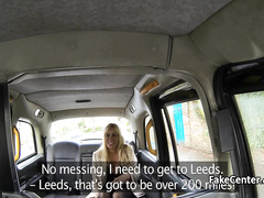 Горячий любовник ублажает милфу с большой жопой в маршрутке