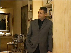 Дама ебется лучше, чем рисует картины