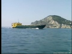 Выебал красоток на яхте посреди океана