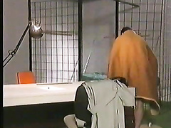 Отдалась во все дыры с голодухи первому попавшемуся