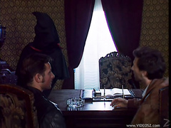 Поимели свою начальницу в два ствола