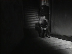 Страстный секс в темном вестибюле кафе