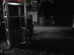 Страстный секс в темном вестибюле кафе