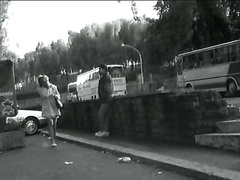 Отымел испуганную блондинку в подворотне