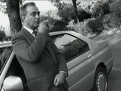 Отымел испуганную блондинку в подворотне