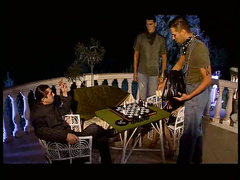 Двойное проникновение в попу и влагалище