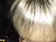 Длинноносая девушка делает минет шефу