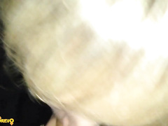 Длинноносая девушка делает минет шефу