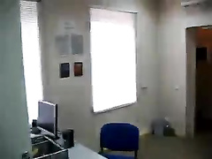 Дружок слил сперму в рот продавщицы салона сотовой связи