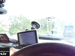 Женщина-инструктор сосет у курсанта