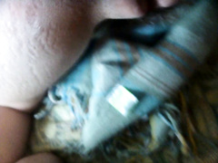 Снимает еблю крупным планом своим новым телефоном