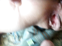 Снимает еблю крупным планом своим новым телефоном