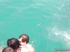 Сексуальные домогательства в бассейне