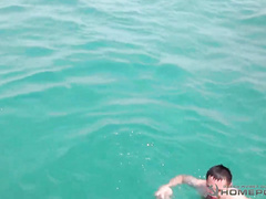 Сексуальные домогательства в бассейне