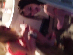 У юной шлюшки начались месячные