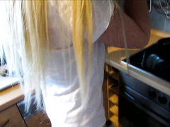 Оттрахали на кухне и заставили поесть пышек со спермой