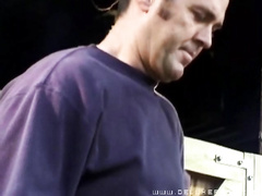 Дочка фермера сосет деревенскому увальню